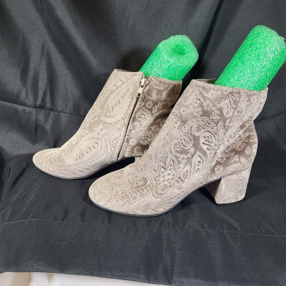 Zigi Soho Nydia Paisley Velvet Ankle Boots Size 8